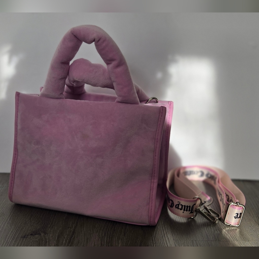 Juicy Couture Soft Pink Tote with Heart Charm - Picture 2 of 6